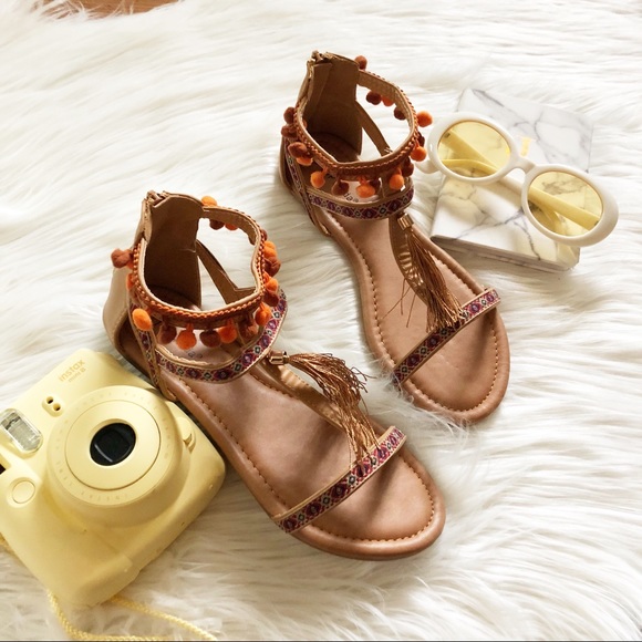 ✨ Tan Tribal Vegan Leather Sandals - Picture 3 of 4